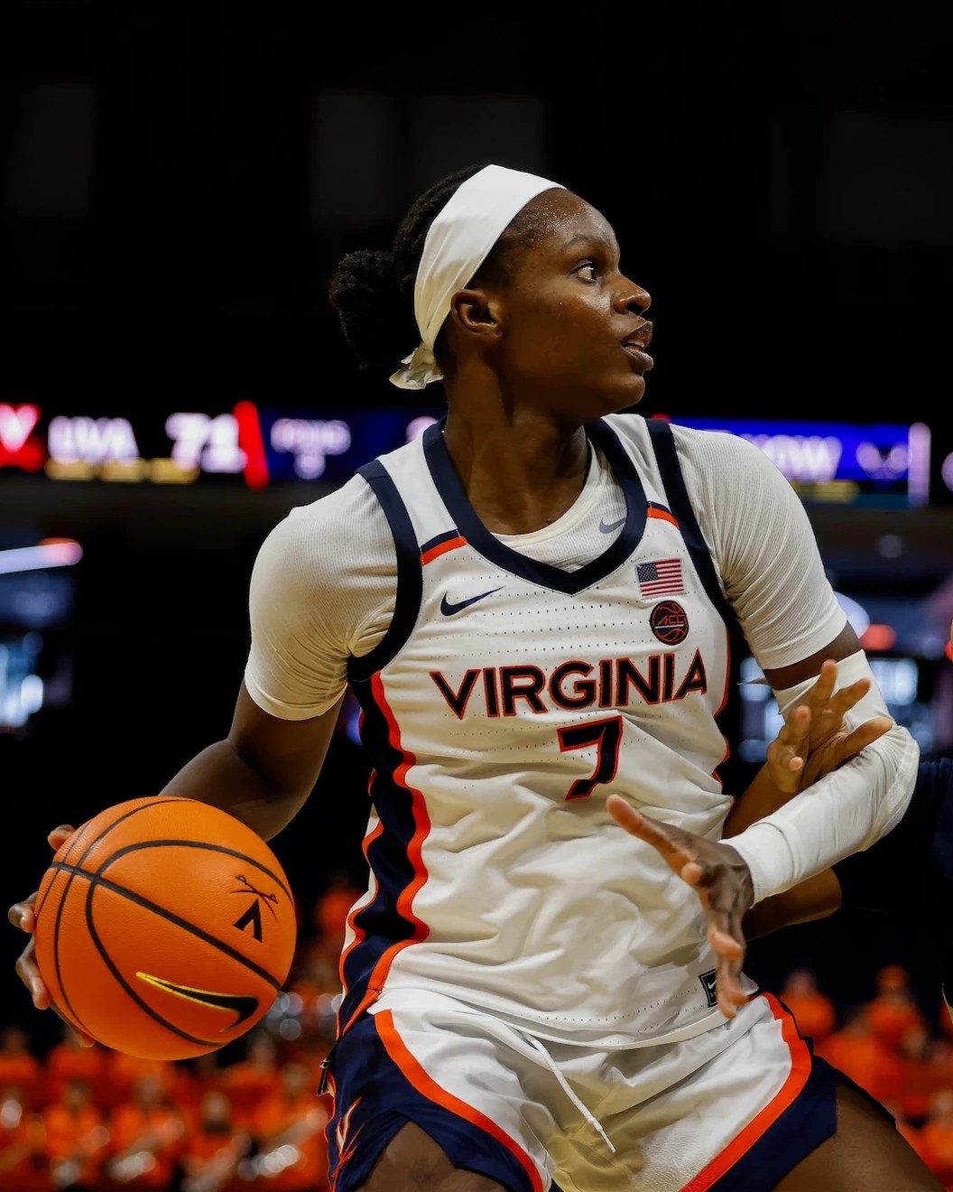 US Hoops alumna Tabitha Amanze playing for Virginia